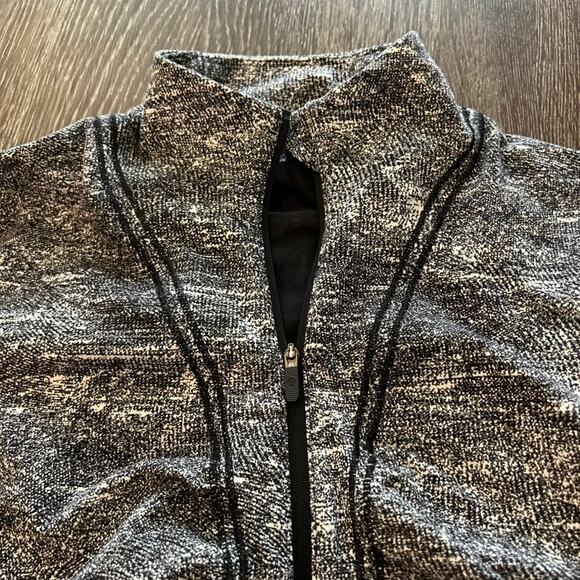 Lululemon Athletica Cypress Kiss 1/2‎ Zip Rush Jacquard Black White Size 8 Top - Picture 16 of 16